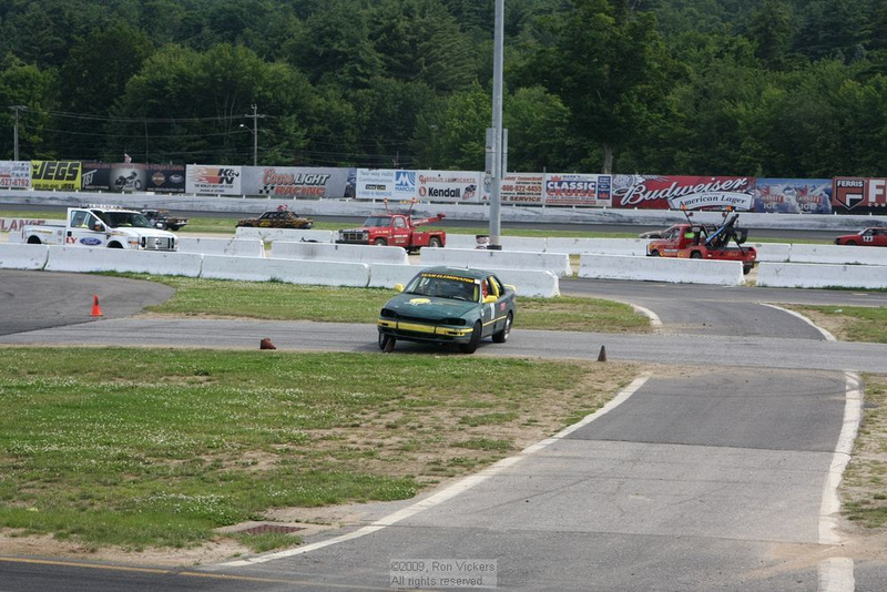 Illustration for article titled The 24 Hours Of LeMons New England 2009 Über Gallery, Part 1